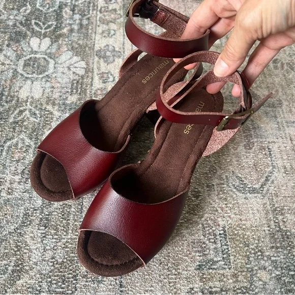 NEW Maurices Block Heel Sandals Ankle Strap Studded Size 7 Deep Red Comfort - Picture 6 of 14